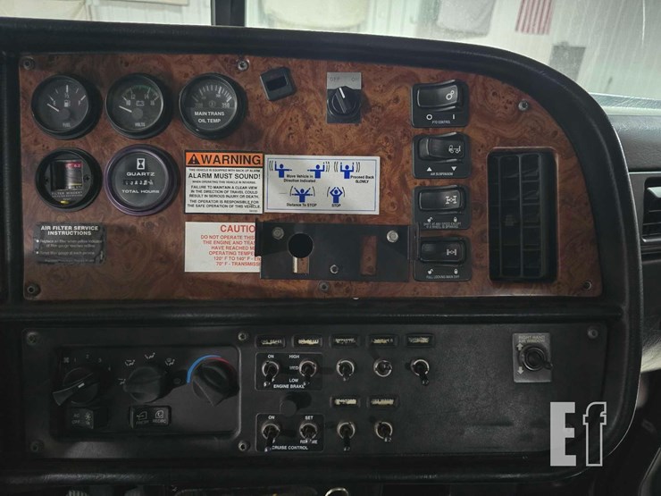 2004-peterbilt-378-image-15