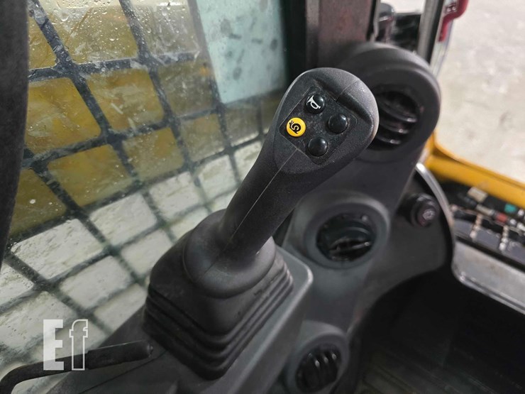 2023-caterpillar-259d3-image-16