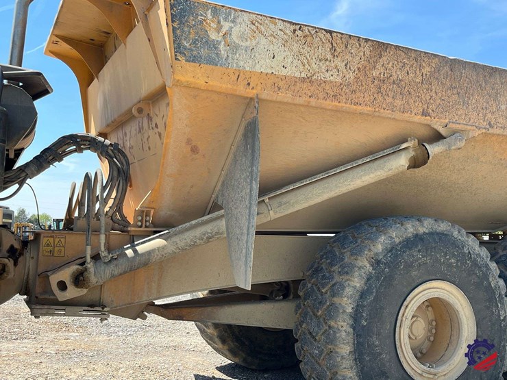 2012-volvo-a40f-image-21