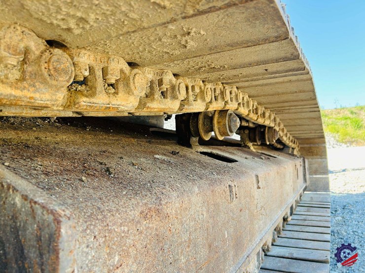 2015-komatsu-pc210-lc-image-77