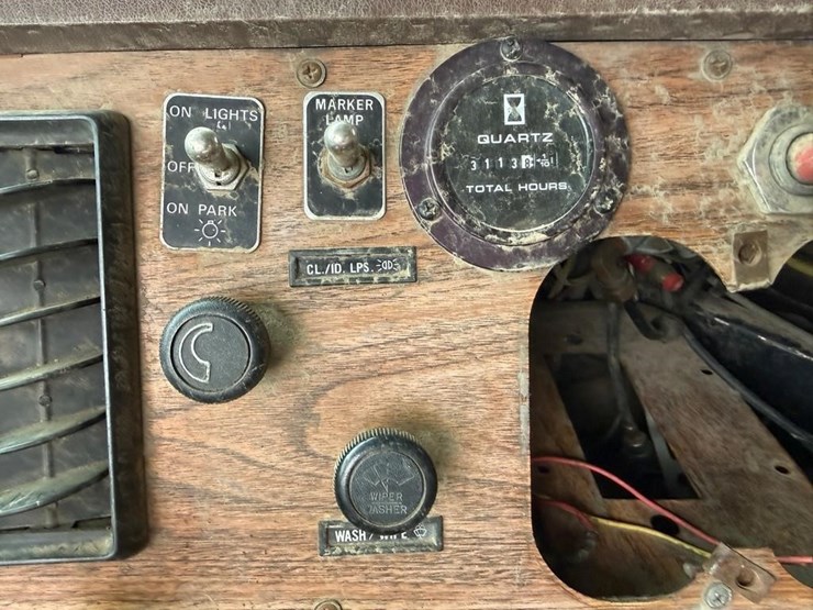 1988-white-gmc-volvo-manure-truck-image-15