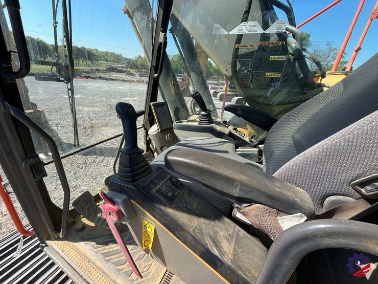 2017-volvo-ec300el-image-79