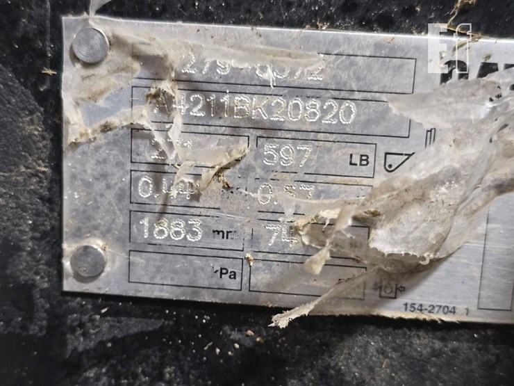 2021-caterpillar-242d3-image-13