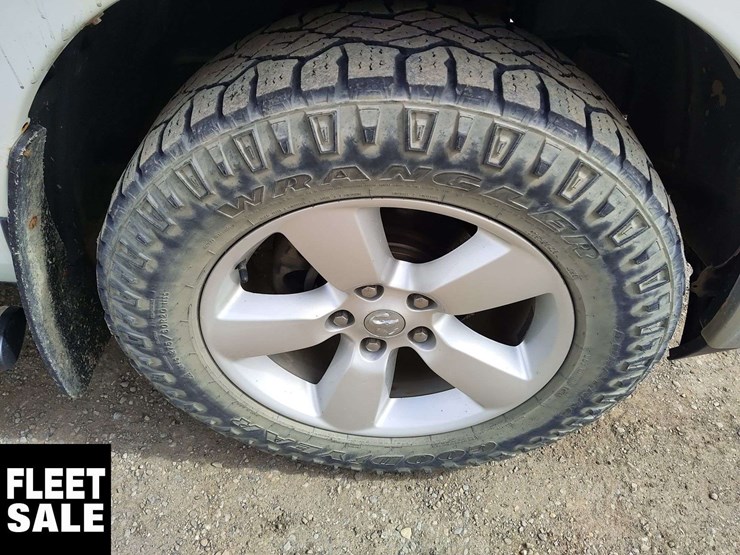 2013-dodge-1500-image-12