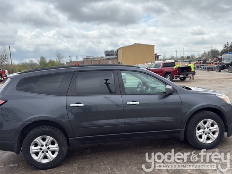 2014-chevrolet-traverse-image-15
