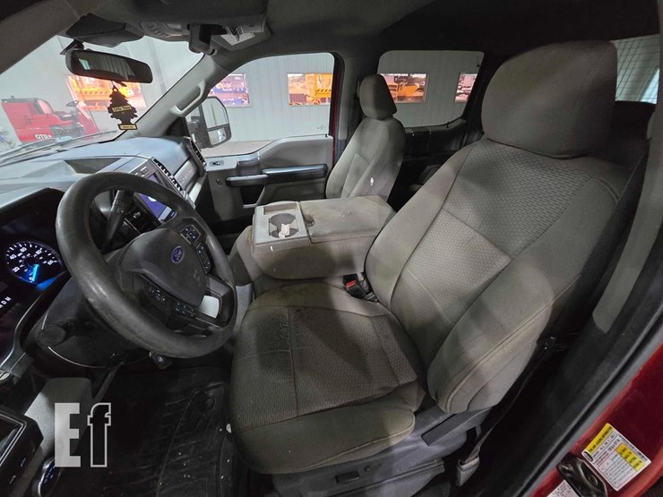 2021-ford-f350-image-9