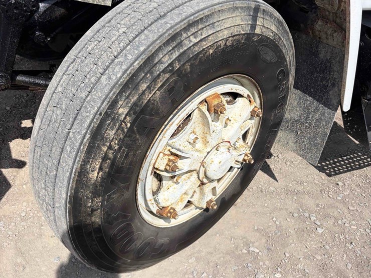 1988-international-10-image-8