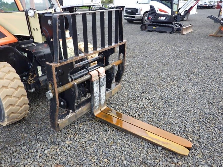 2017-jlg-g5-18a-image-15