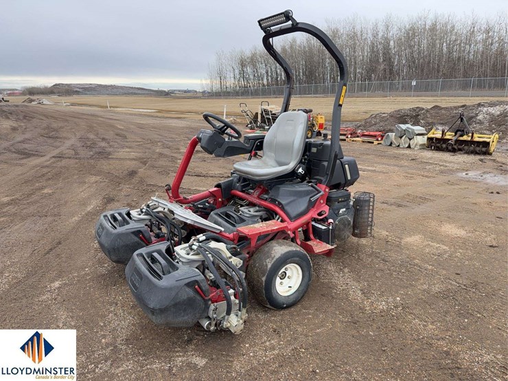 2015-toro-greensmaster-300-image-1