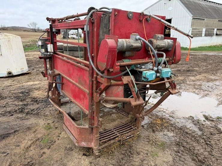 cattle-hoof-trimmer-image-5