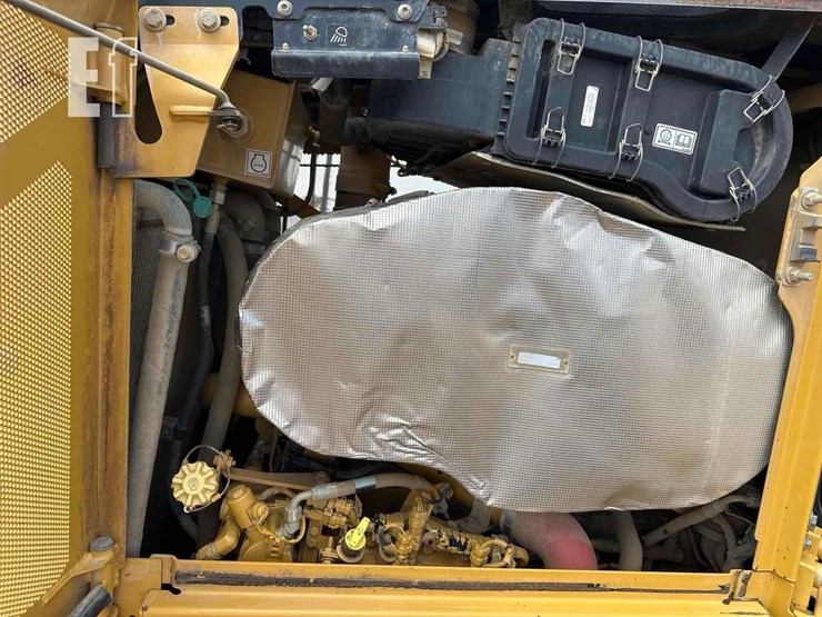 2020-caterpillar-d6-xe-lgp-image-31