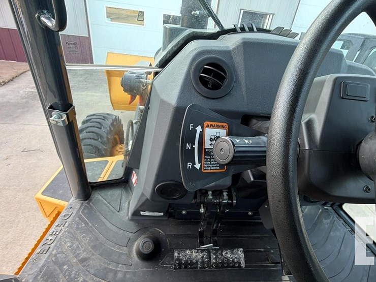 2023-deere-320-p-tier-image-13