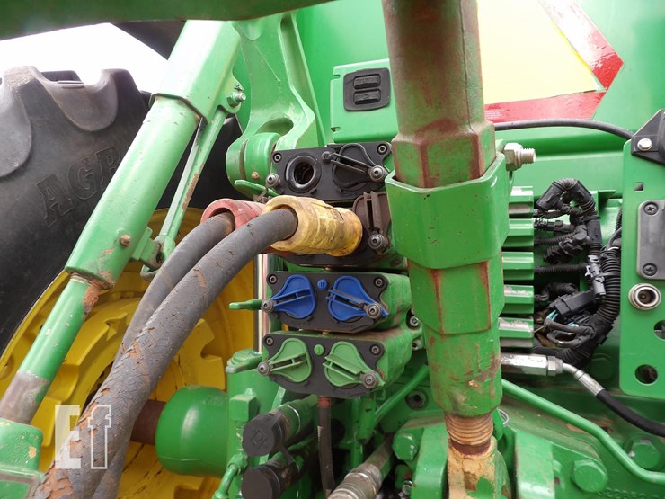 2012-john-deere-8235r-image-5