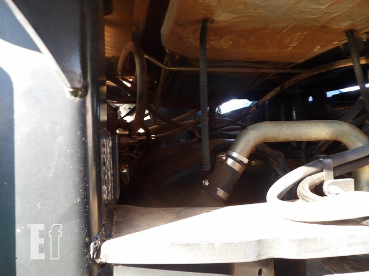 new-holland-t9040-image-12