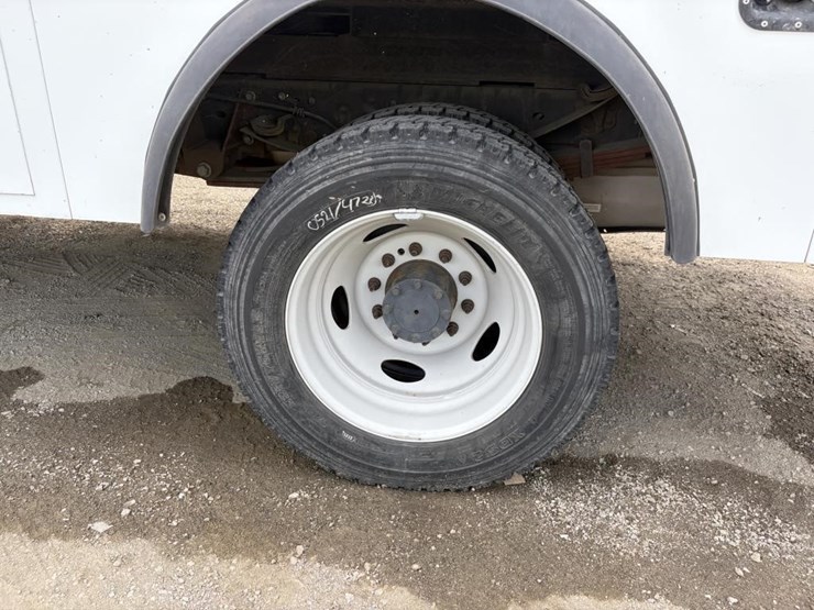 2011-ford-f550-image-5