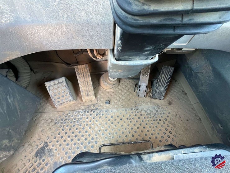 2010-volvo-a40e-image-86