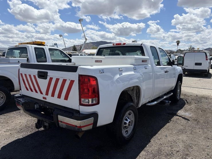 2012-gmc-sierra-2500-image-3