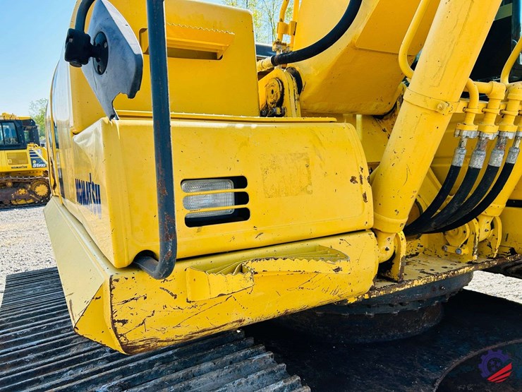 2015-komatsu-pc210-lc-image-85