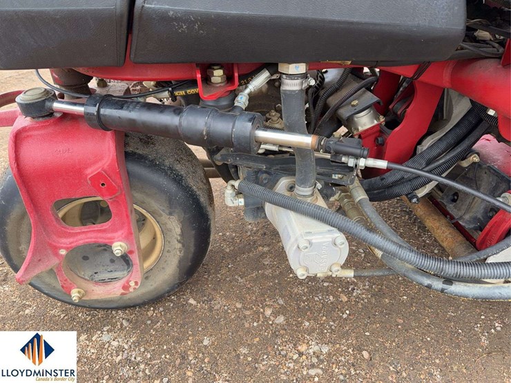 2015-toro-greensmaster-300-image-13