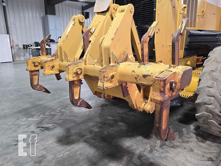 2005-caterpillar-140h-image-13