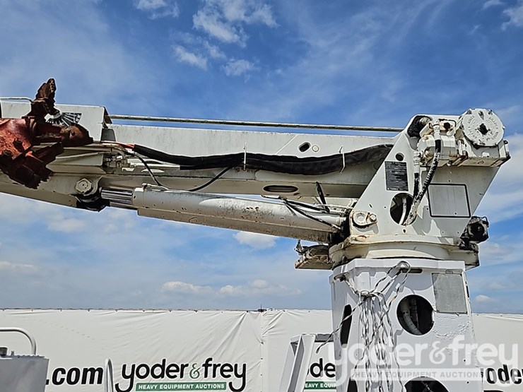 2005-international-durastar-4300-image-22