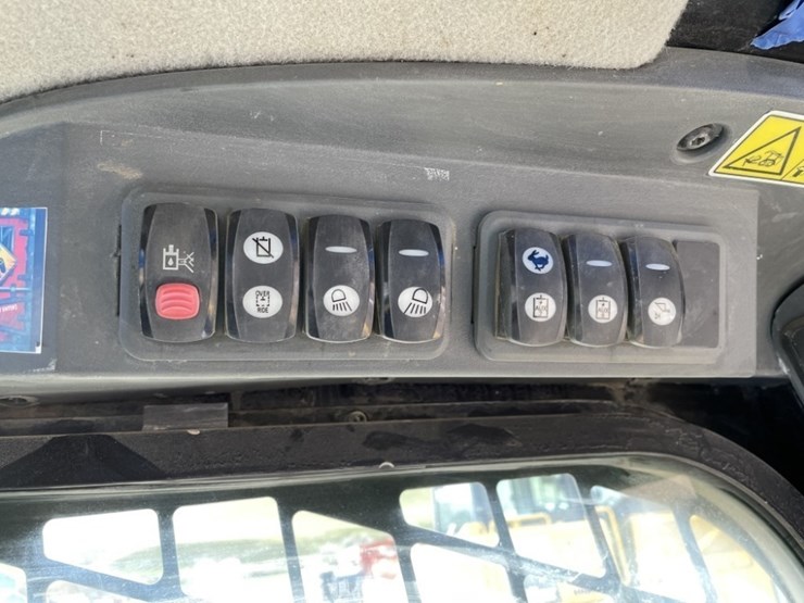 2012-caterpillar-279c2-image-26