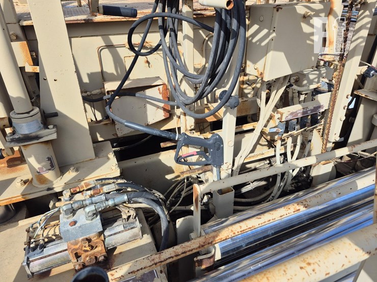 caterpillar-8ft-vip-screed-3207-image-17