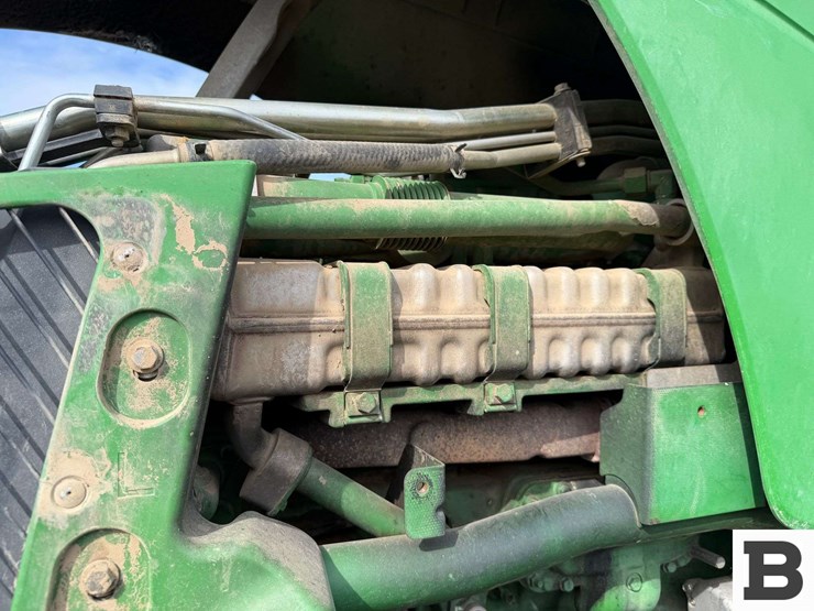 2011-john-deere-8310r-image-45