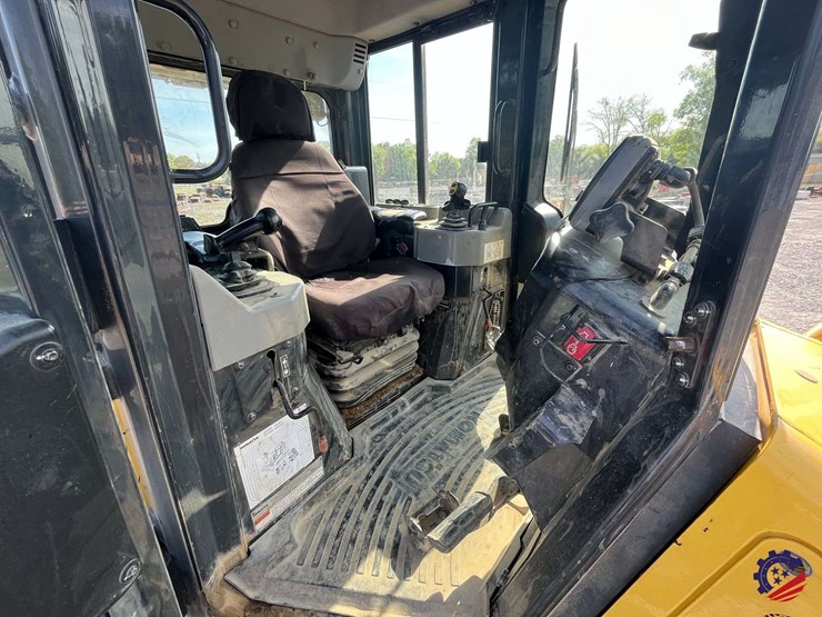 2018-komatsu-d51exi-24-image-50