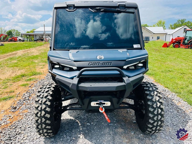 2026-can-am-defender-limited-hd11-triple-image-8