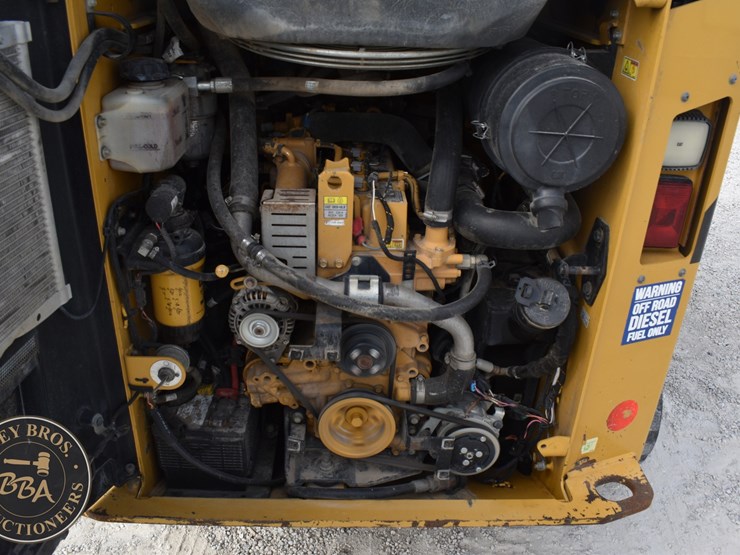 2017-caterpillar-259d-image-30