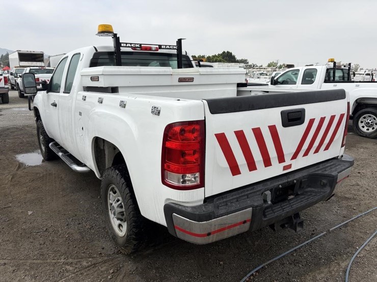 2012-gmc-sierra-2500-image-4