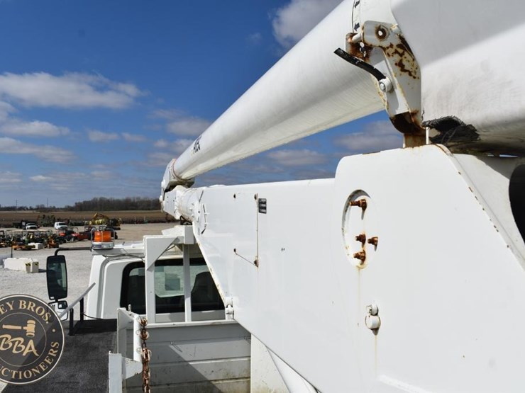 2005-international-durastar-4300-image-15