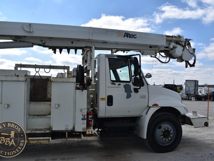 2005-international-durastar-4300-image-7