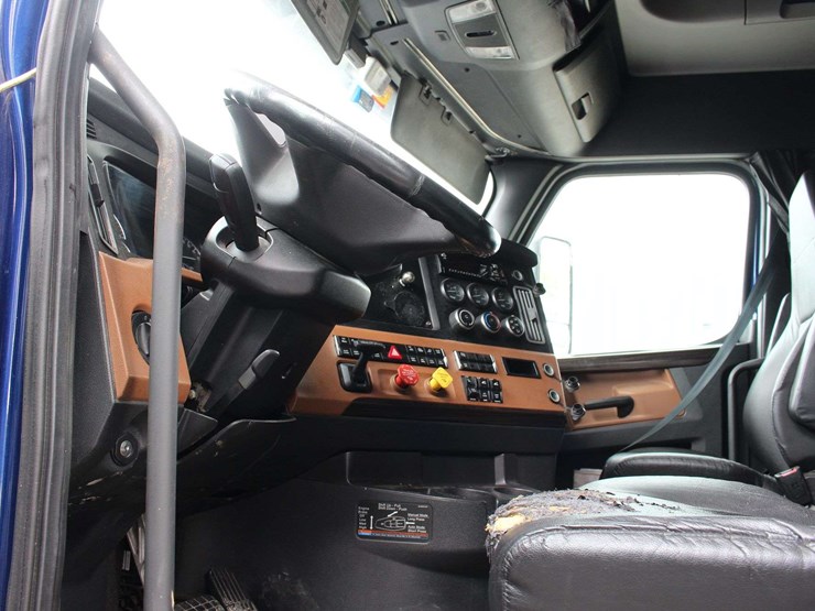 2019-freightliner-cascadia-pt126sl-3akjhhdr0kskl2228-mileage:-688348-image-26