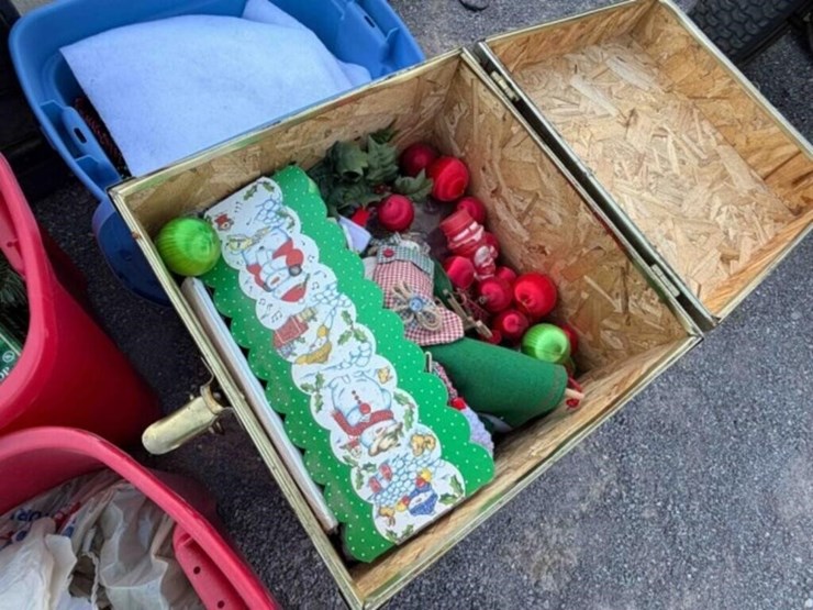 christmas-decor-lot-image-7