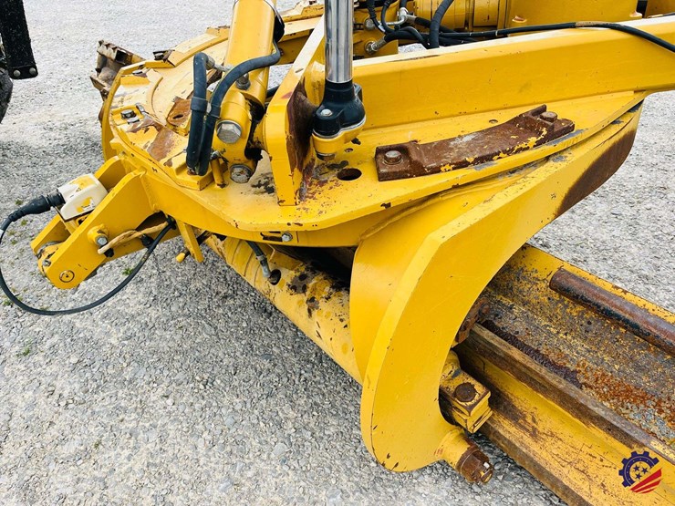 2010-caterpillar-120m-image-86