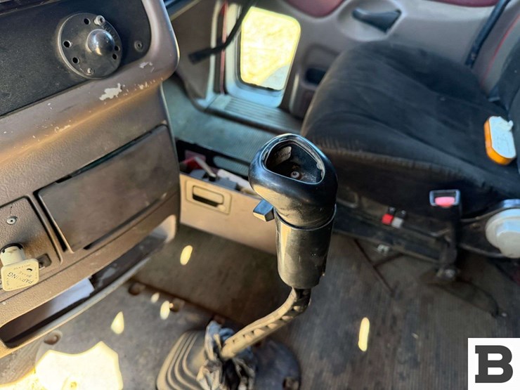 2008-peterbilt-387-image-46