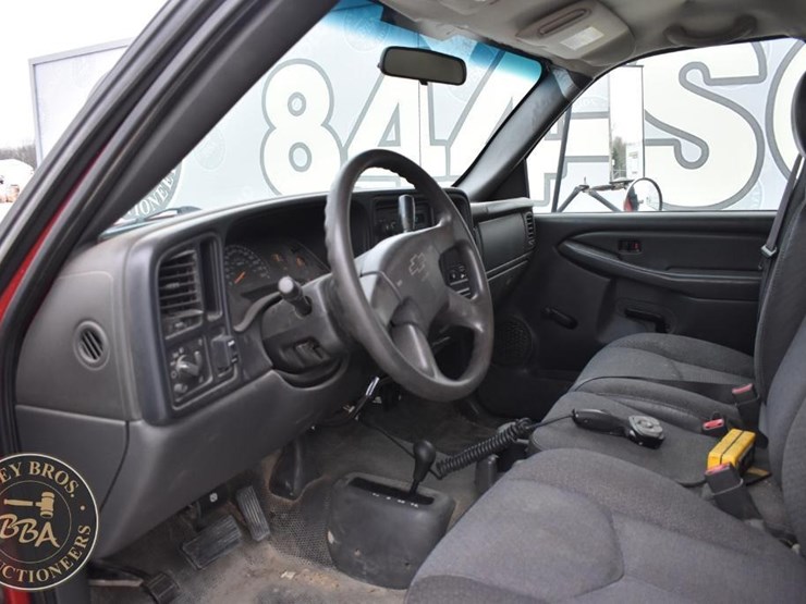 2003-chevrolet-3500-image-21