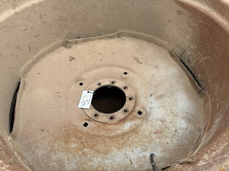 (2)-9-bolt-dual-tires-18.4-r38-image-5