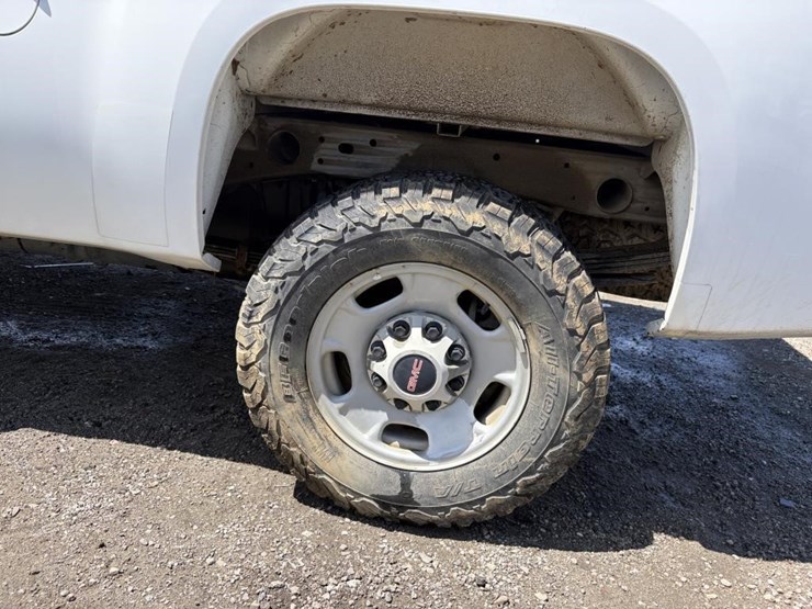 2012-gmc-sierra-2500-image-5