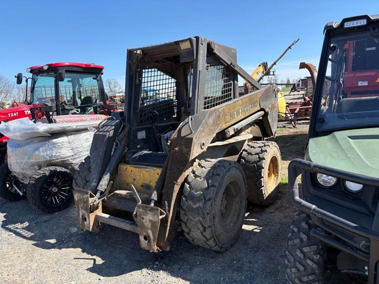 new-holland-l180-image-3