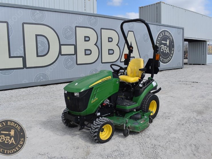 2017-john-deere-1025r-image-1