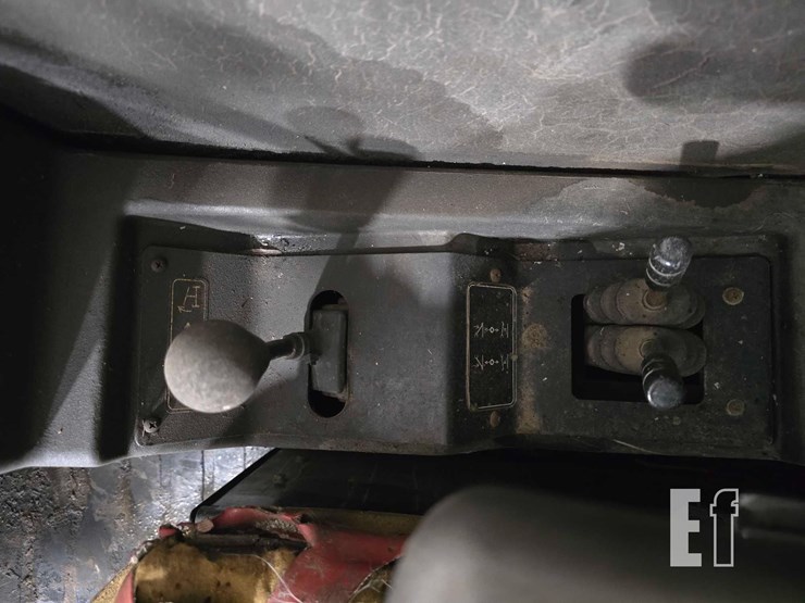 2013-caterpillar-tl943c-image-20