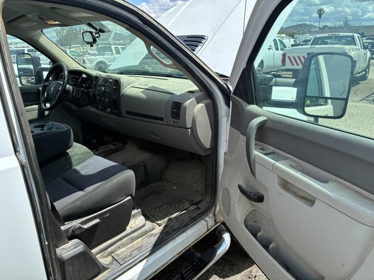 2012-gmc-sierra-2500-image-9