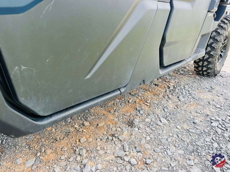 2026-can-am-defender-limited-hd11-triple-image-26