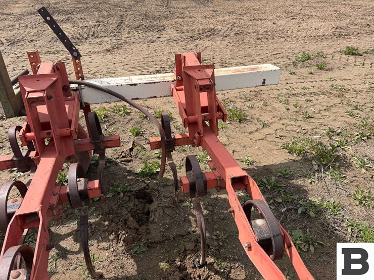 6-row-s-tine-cultivator-image-23