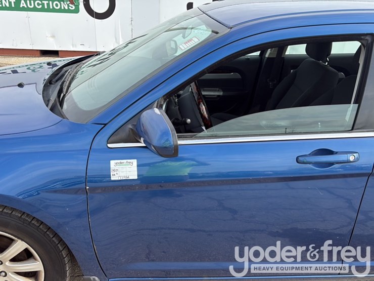 2010-chrysler-sebring-image-10