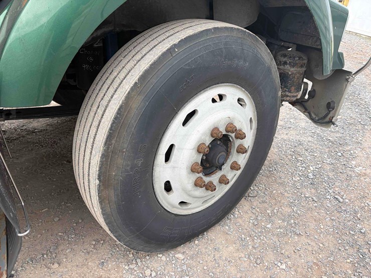 2001-kenworth-t800-image-9