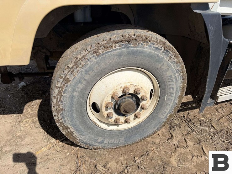 2000-mack-ch612-image-11